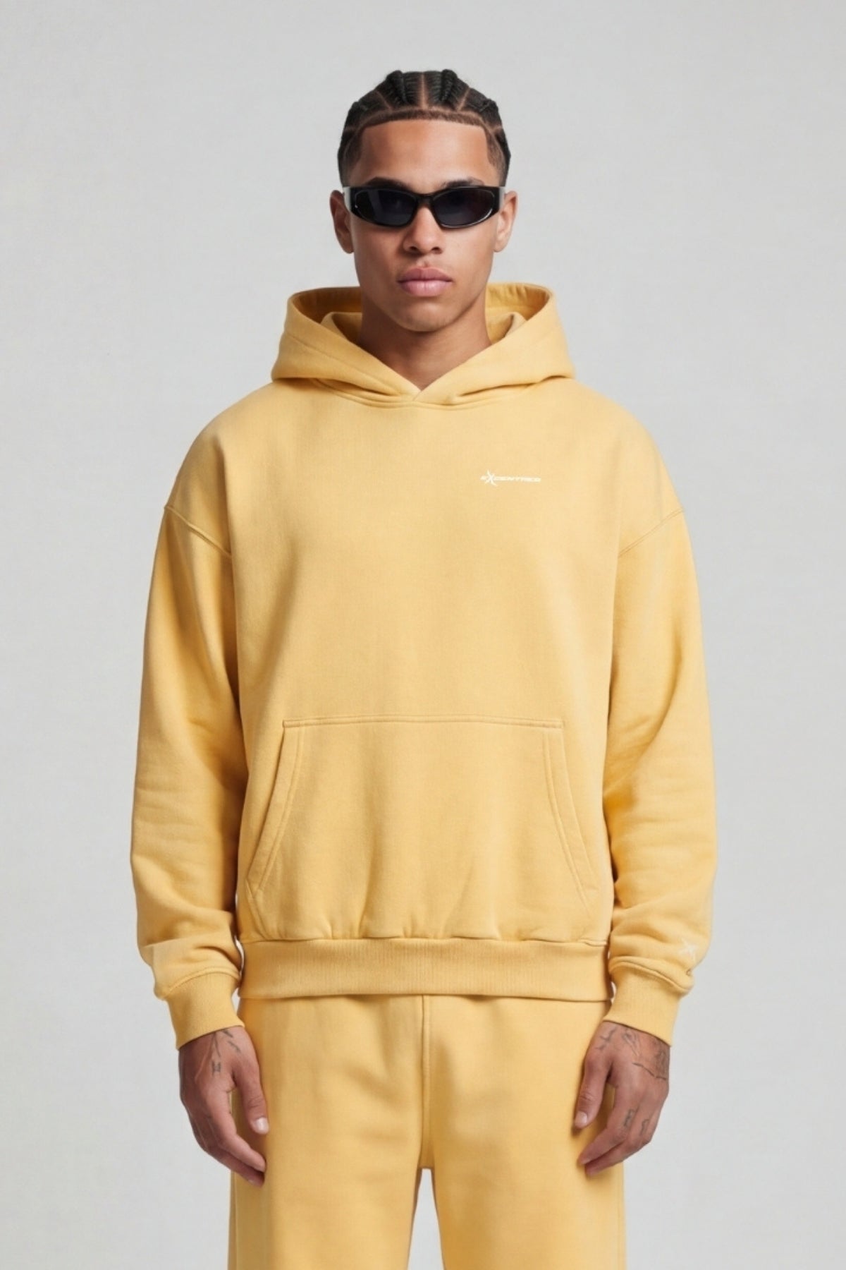 BASIC HOODIE