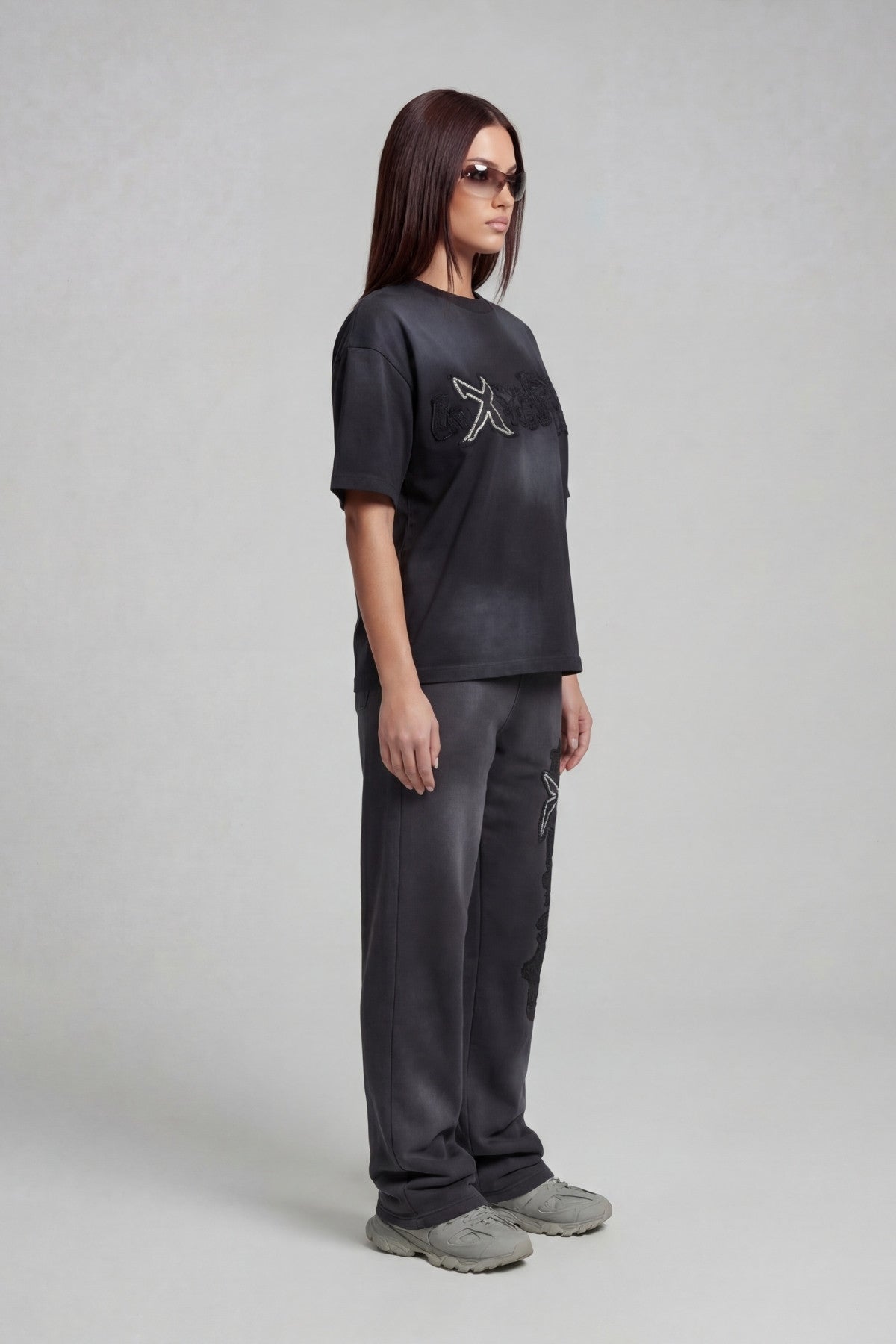 RHINESTONE T-SHIRT CARBON BLACK