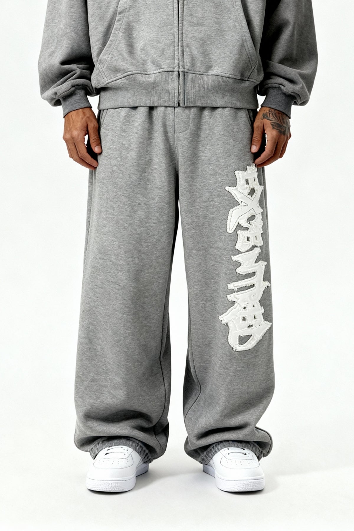 DISTRESSED JOGGER SMOKE GREY