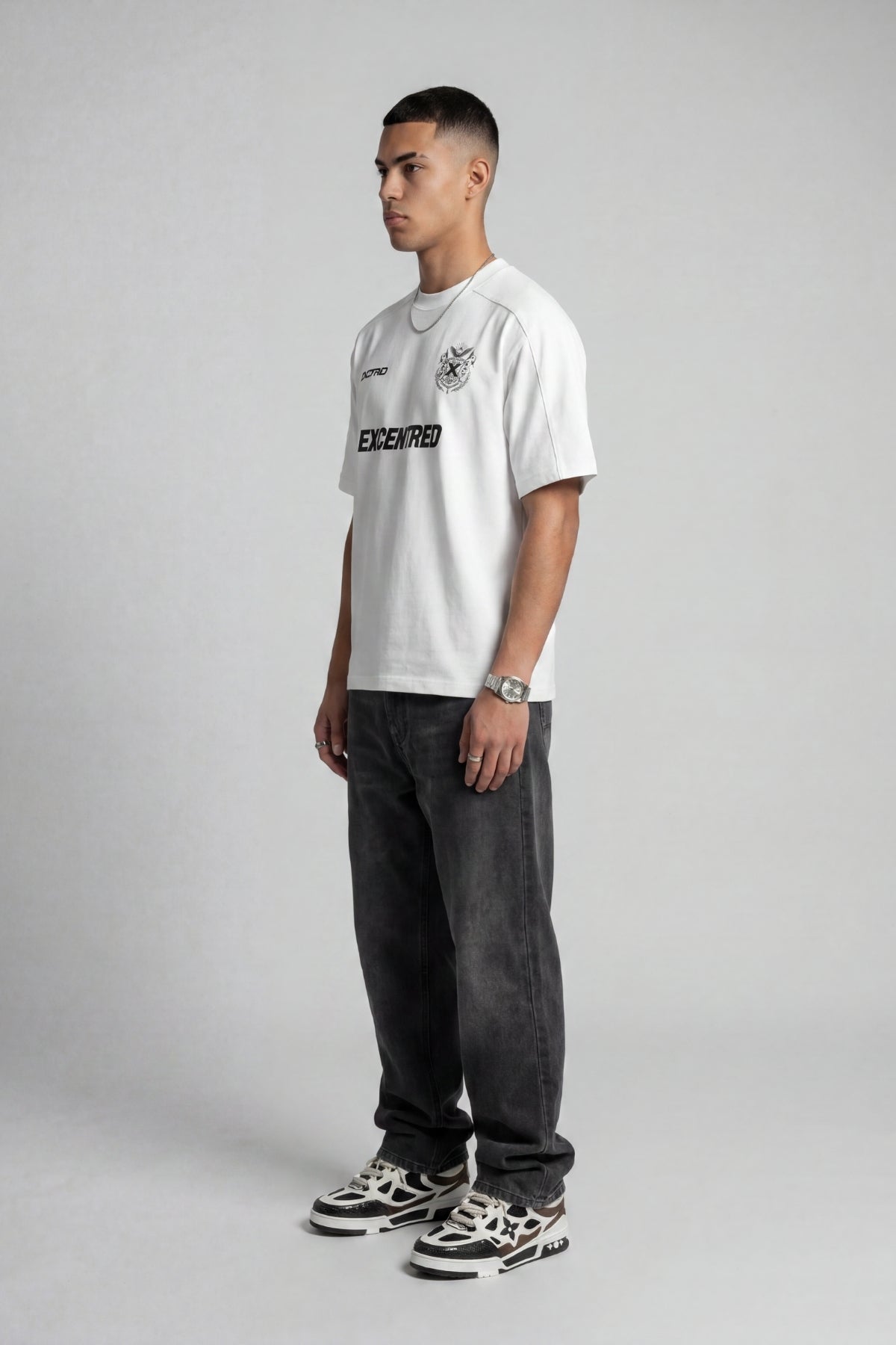 WHITE EMBLEM T-SHIRT