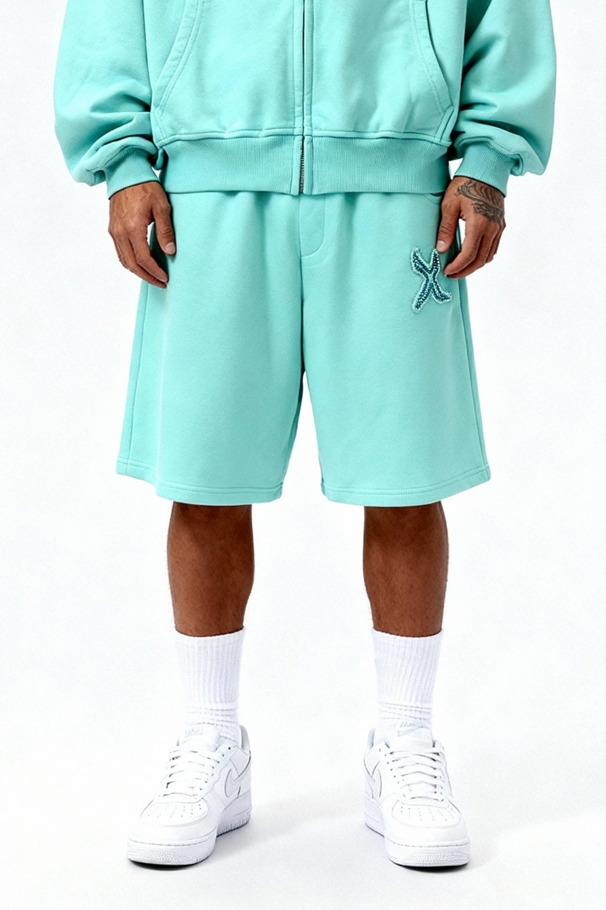 DISTRESSED SHORTS CRYSTAL TIFFANY