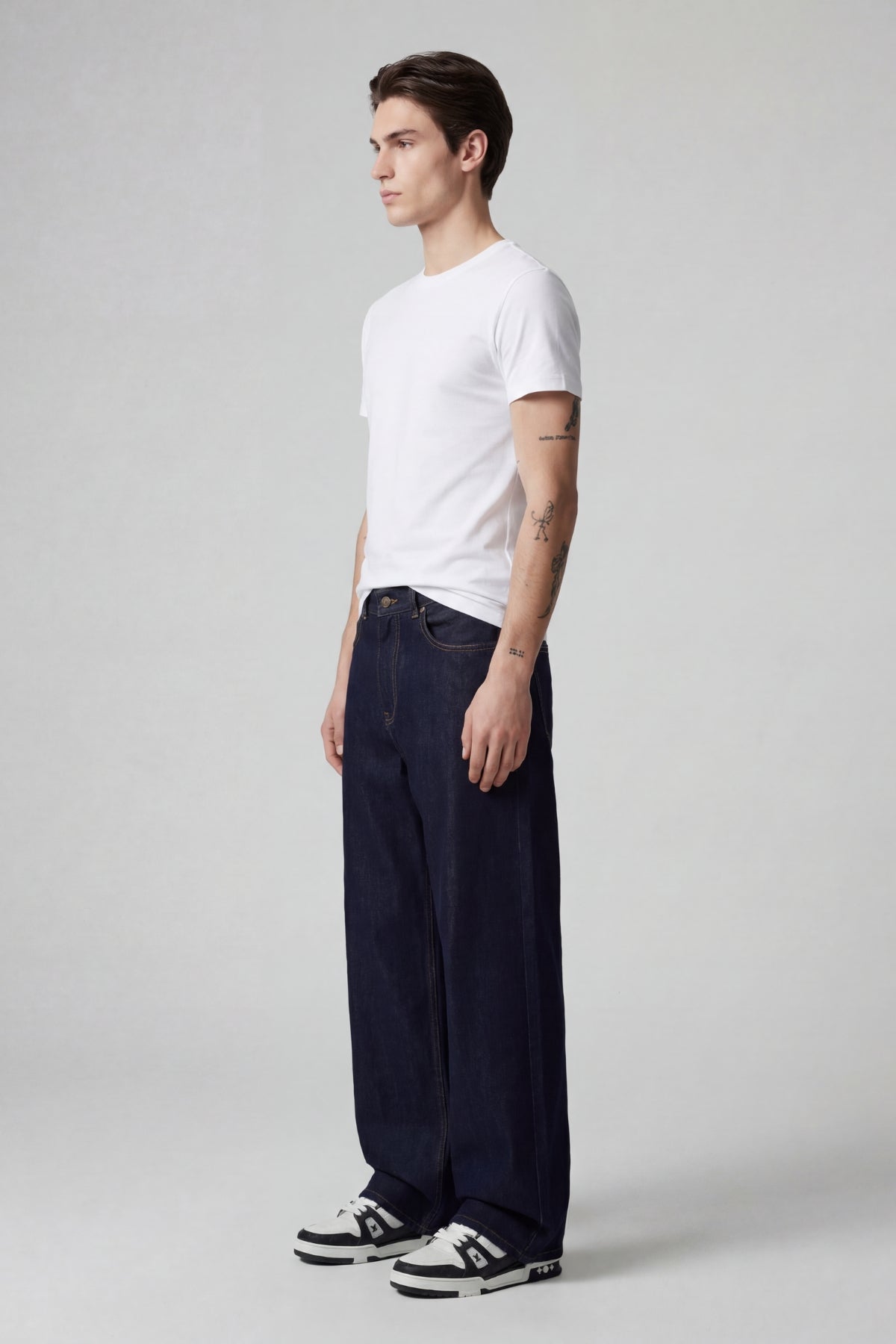 RAW STRAIGHT DENIM
