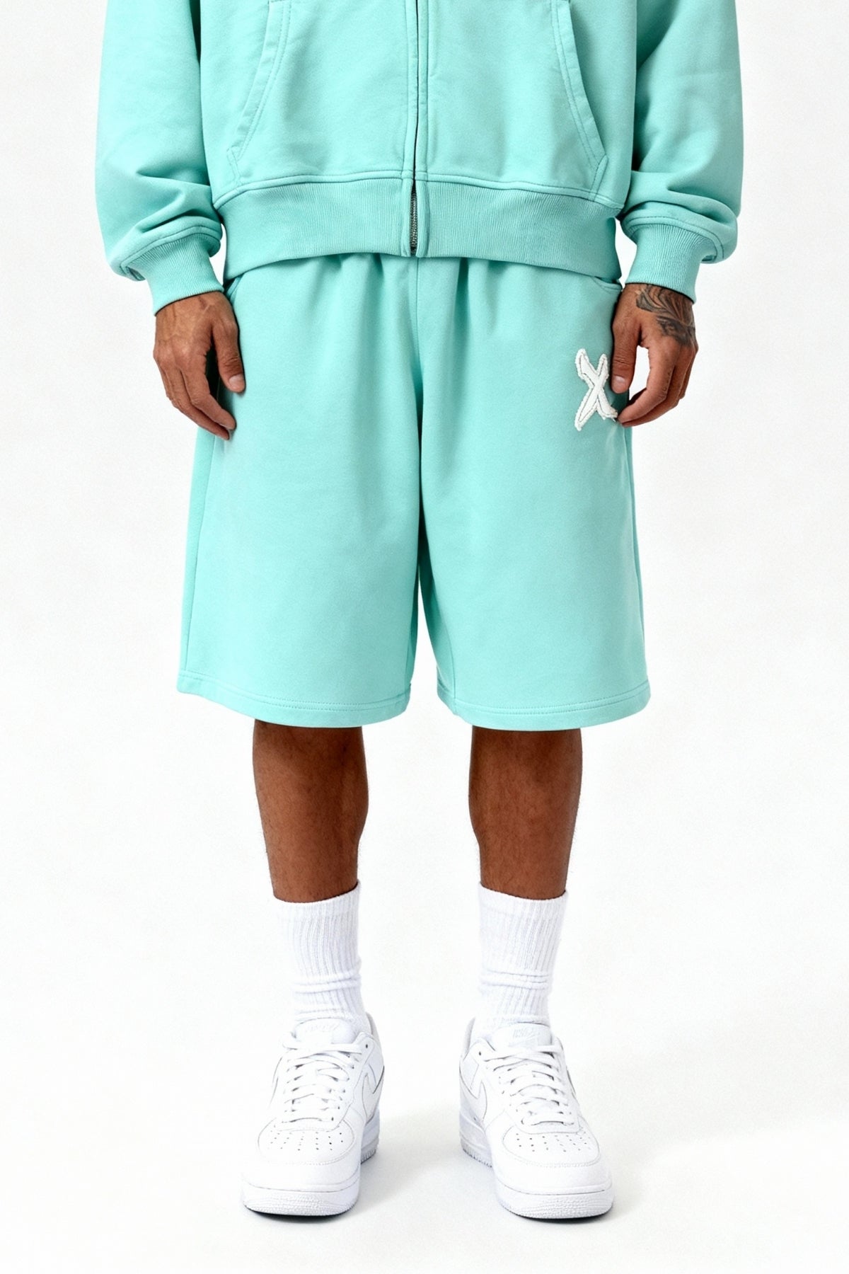 DISTRESSED SHORTS CRYSTAL TIFFANY