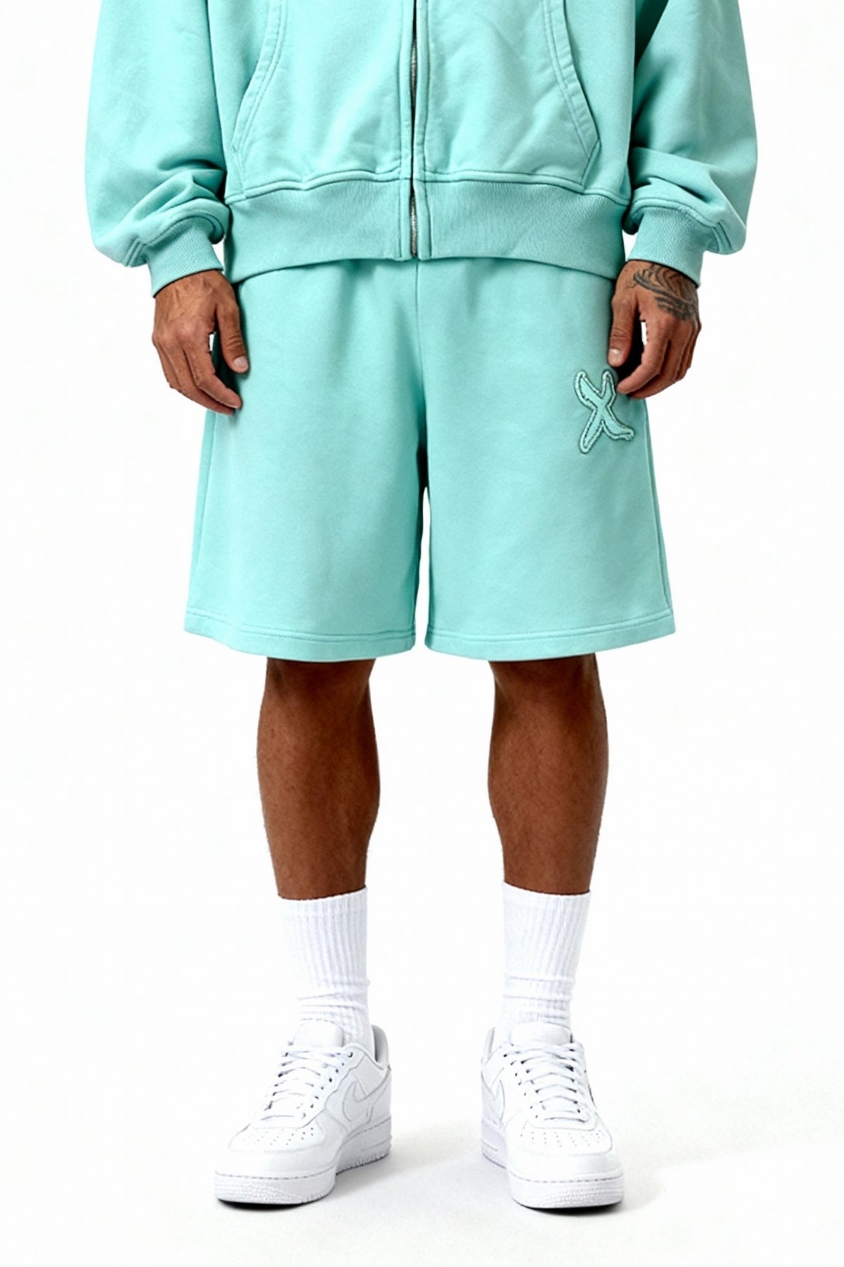 DISTRESSED SHORTS CRYSTAL TIFFANY