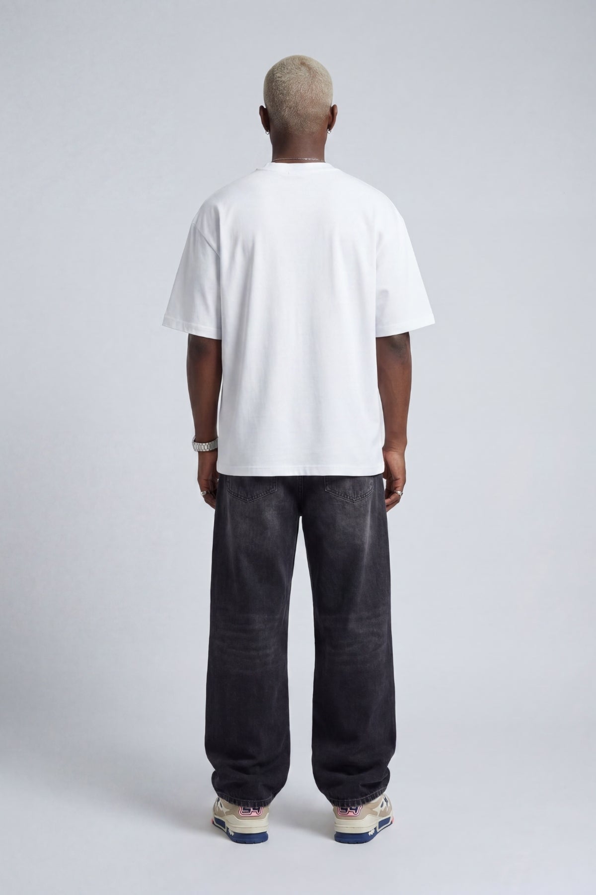 DIFFERENT T-SHIRT