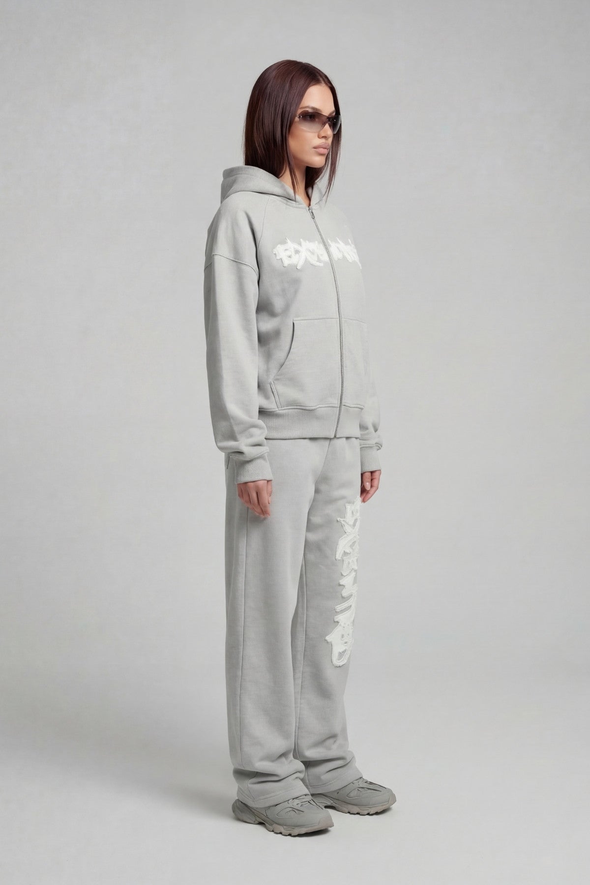 DISTRESSED JOGGER SMOKE GREY