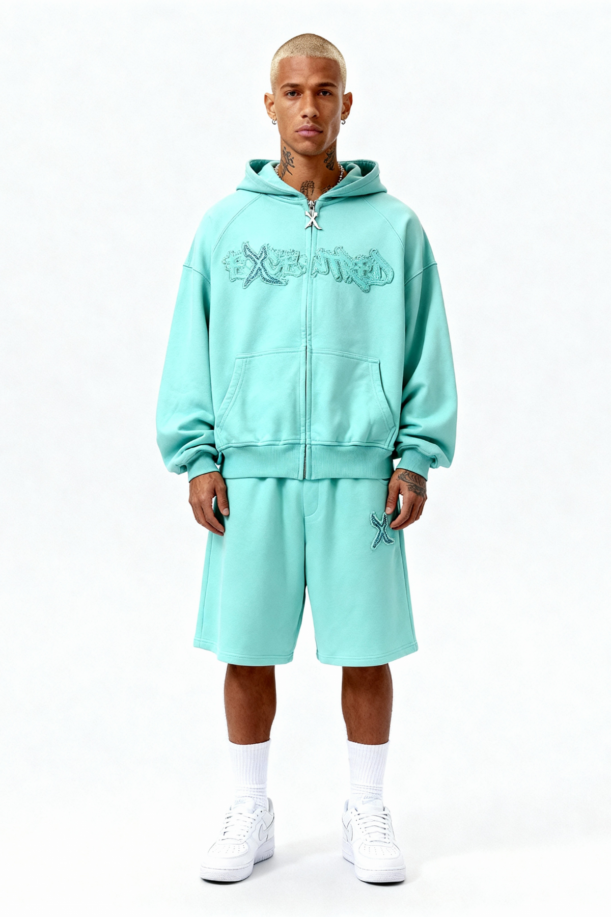 DISTRESSED SHORTS CRYSTAL TIFFANY