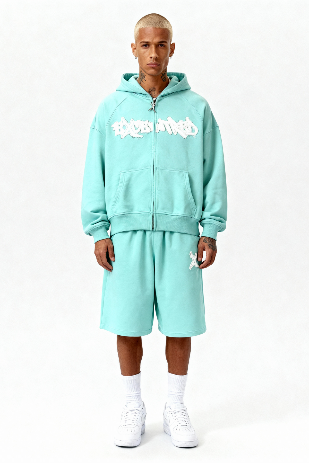 DISTRESSED SHORTS CRYSTAL TIFFANY