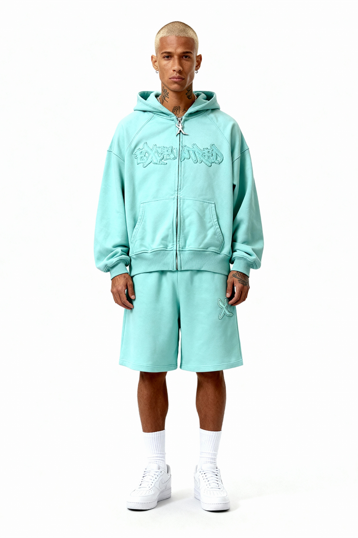 DISTRESSED SHORTS CRYSTAL TIFFANY