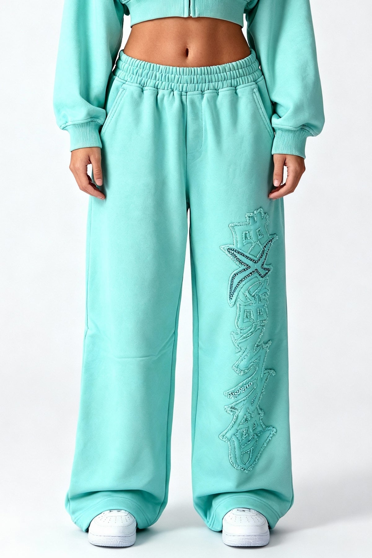 DISTRESSED WMNS JOGGER CRYSTAL TIFFANY