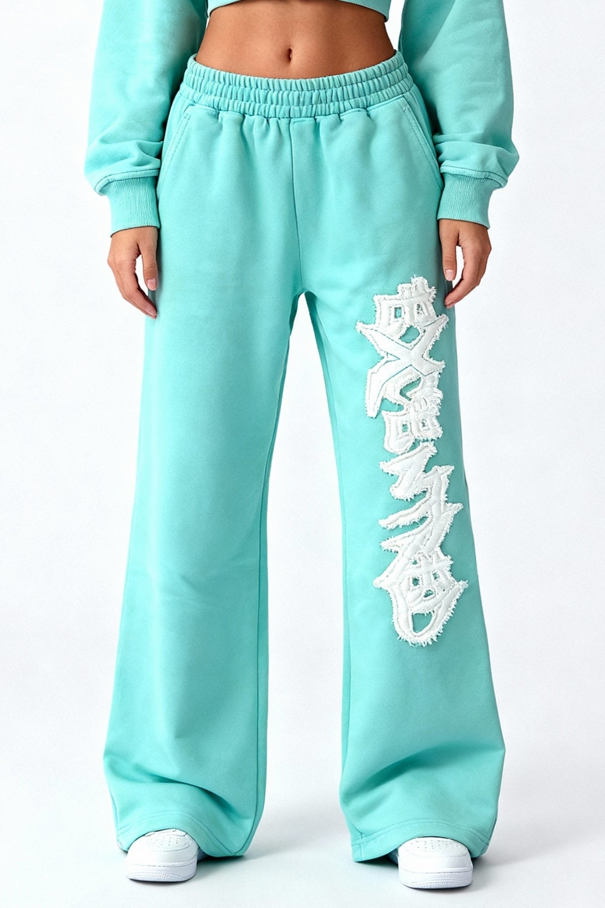 DISTRESSED WMNS JOGGER CRYSTAL TIFFANY