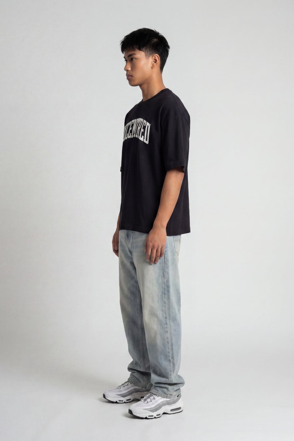 BLACK COLLEGE T-SHIRT