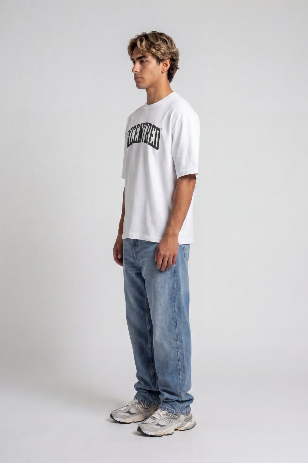 WHITE COLLEGE T-SHIRT