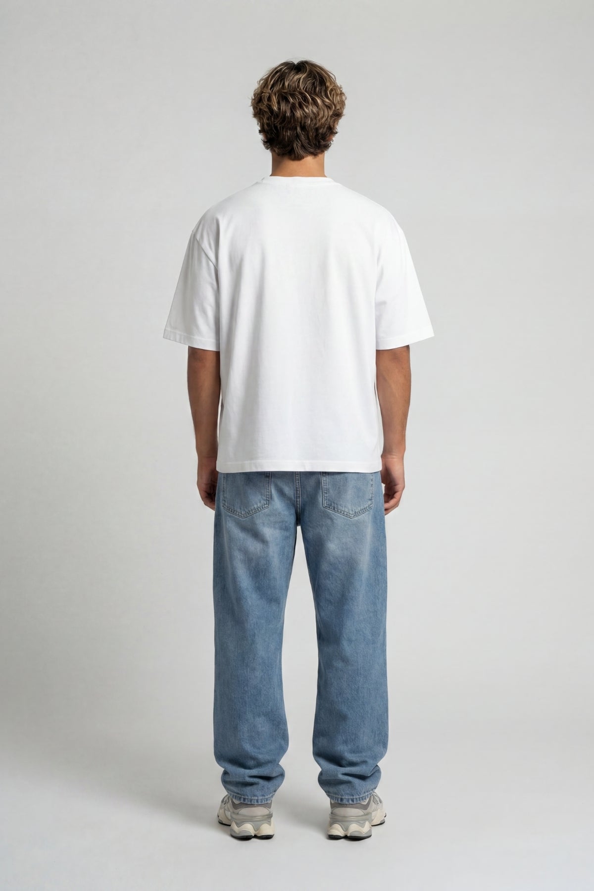 WHITE COLLEGE T-SHIRT