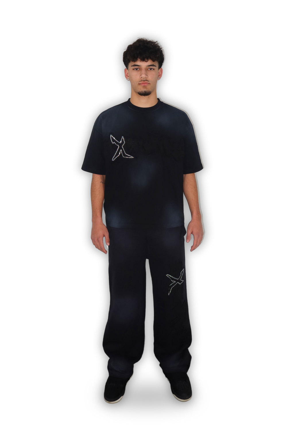BLACK T-SHIRT