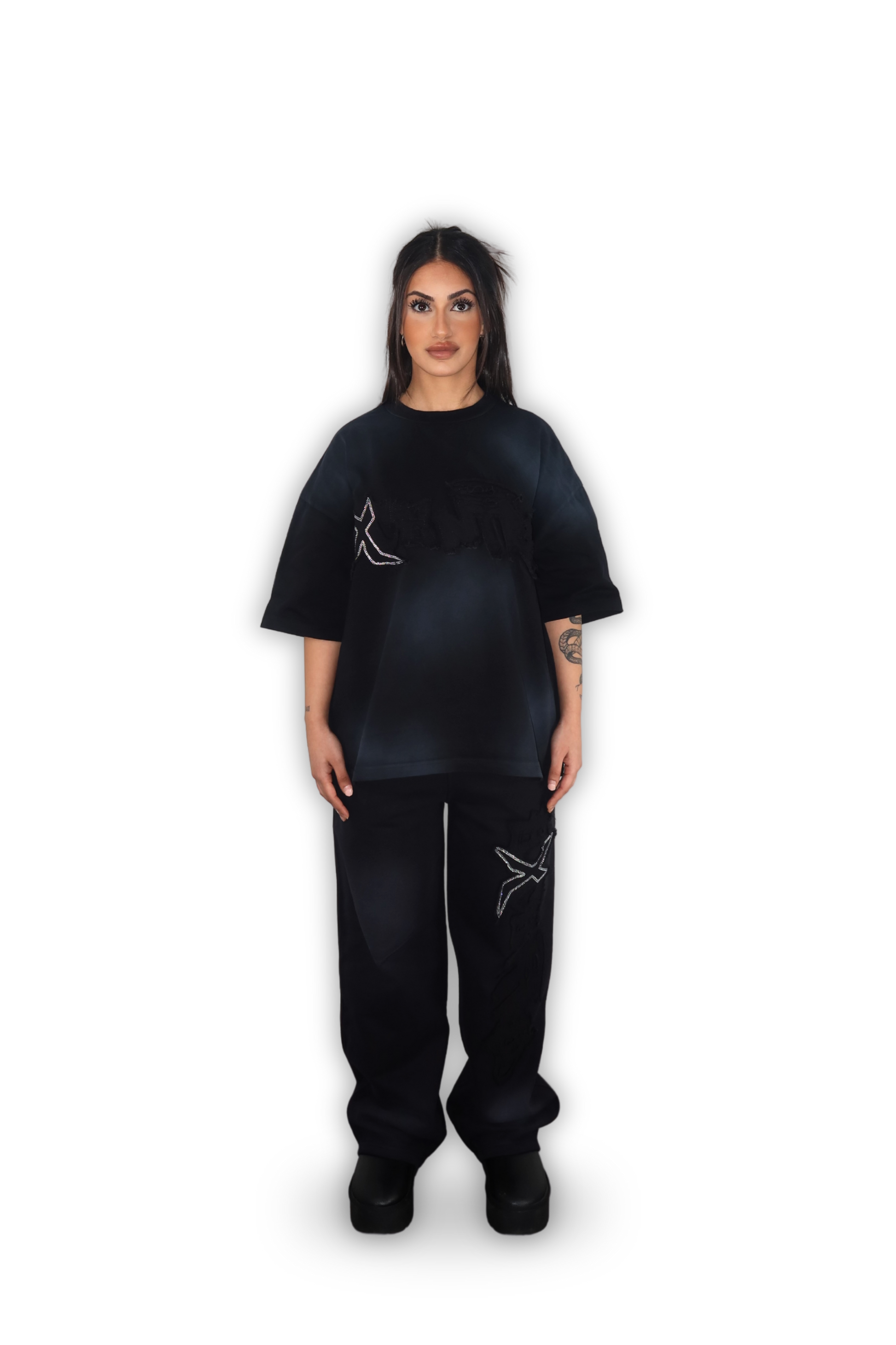 BLACK T-SHIRT