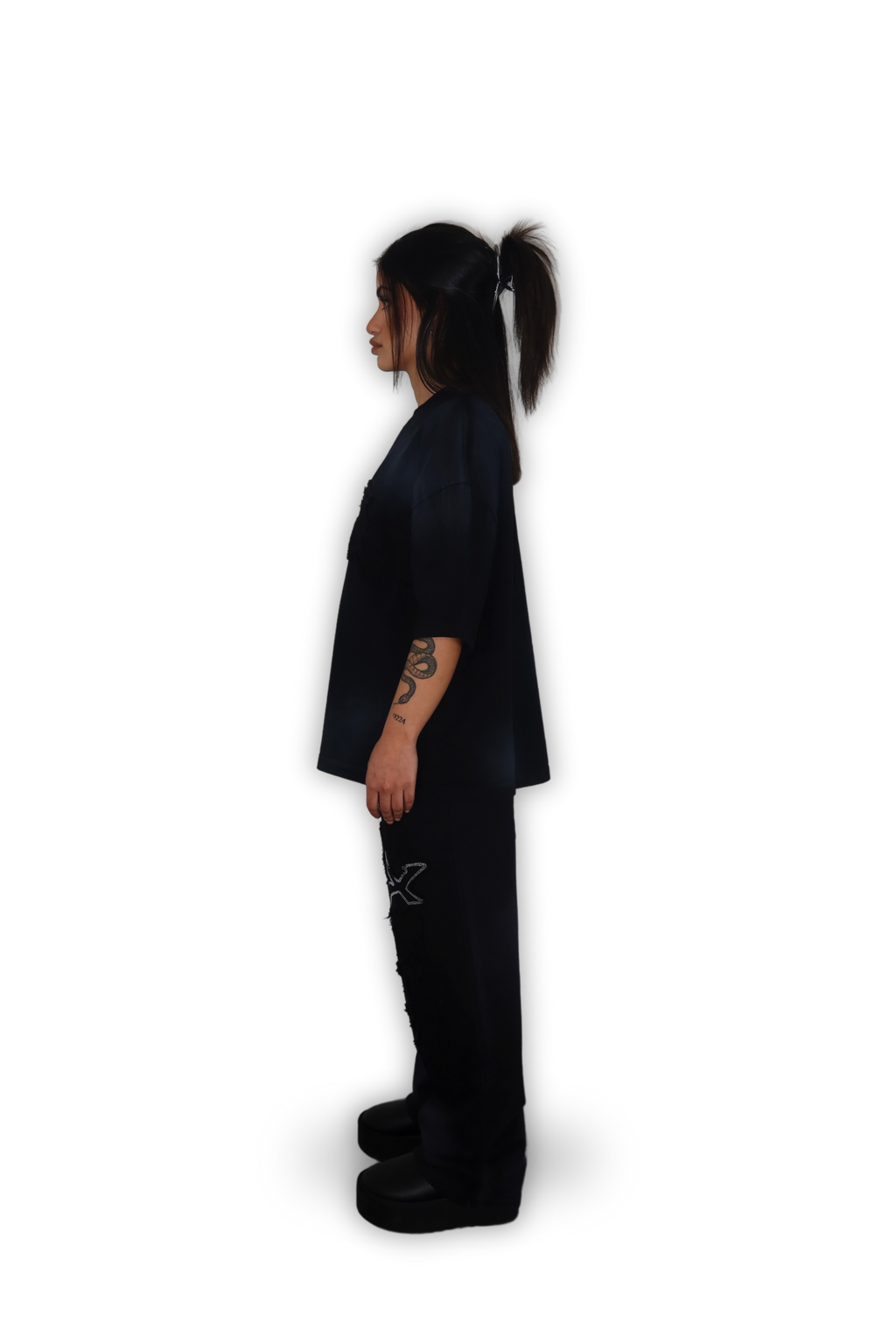 BLACK T-SHIRT