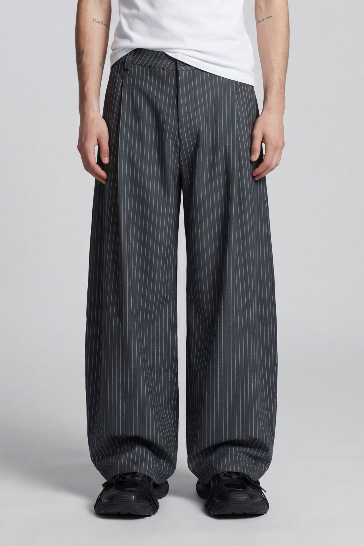 PINSTRIPE WIDE LEG PANTS