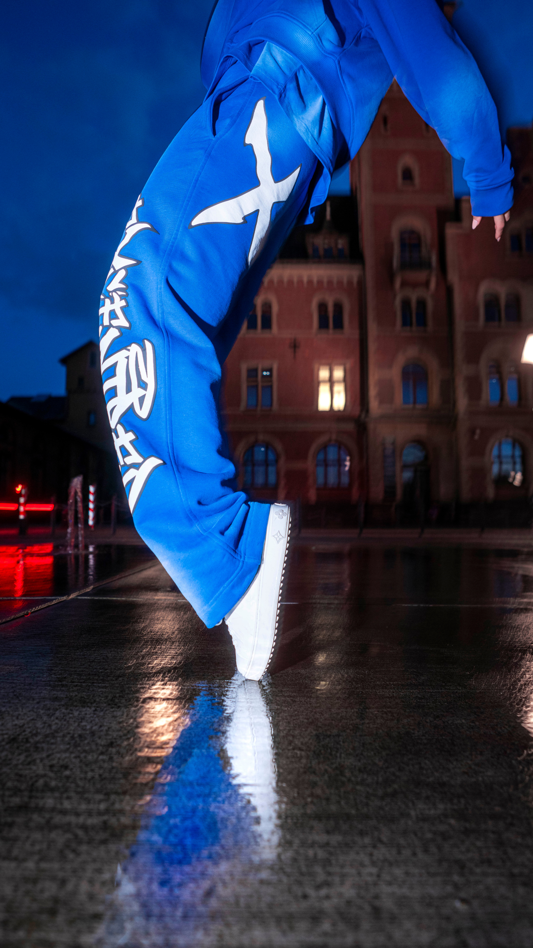 BLUE GRAFFITI JOGGER